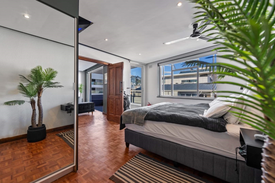 1 Bedroom Property for Sale in Sea Point Western Cape